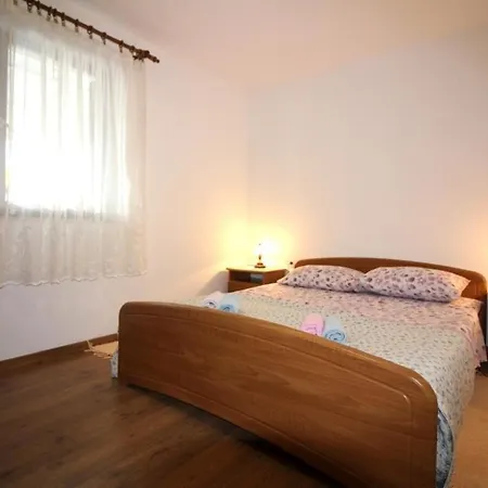 Ferienwohnung In Mit Grill, Terrasse Und Garten Апартаменты Пореч