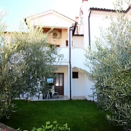 Апартаменты Ferienwohnung In Mit Grill, Terrasse Und Garten
