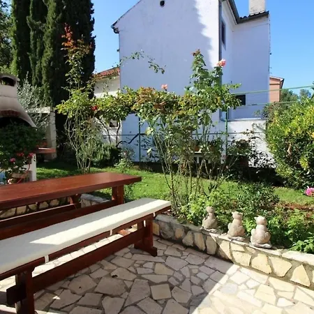 Ferienwohnung In Mit Grill, Terrasse Und Garten Апартаменты Пореч